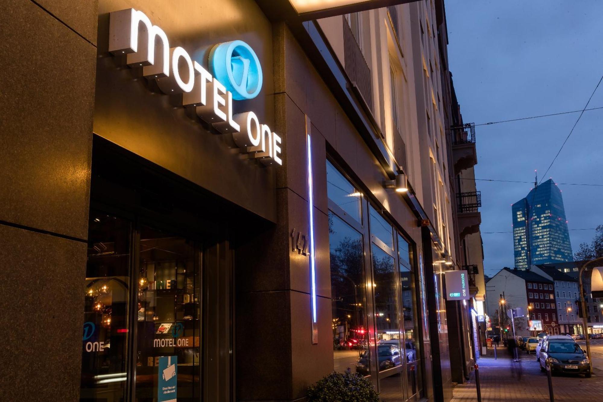 Motel One Frankfurt-Eastside Франкфурт-на-Майне Экстерьер фото