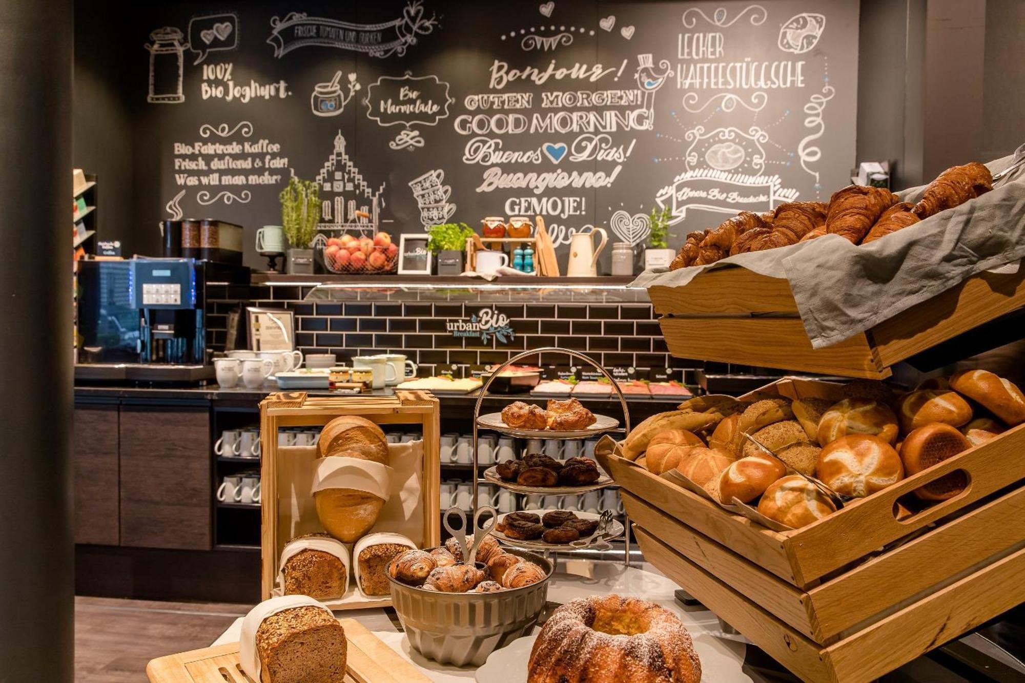 Motel One Frankfurt-Eastside Франкфурт-на-Майне Экстерьер фото