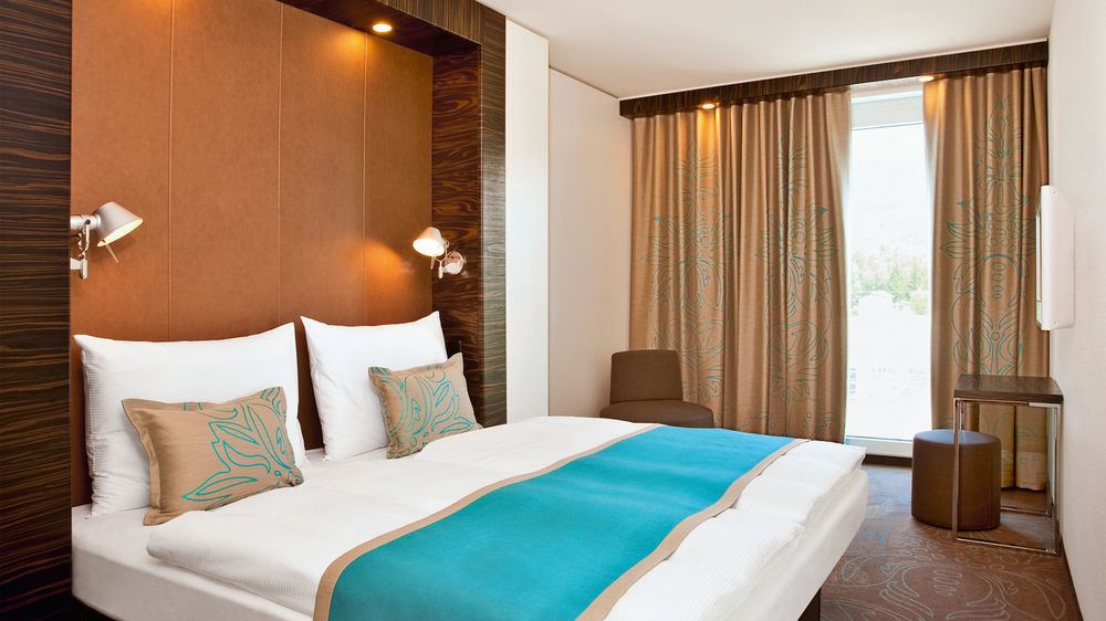 Motel One Frankfurt-Eastside Франкфурт-на-Майне Экстерьер фото