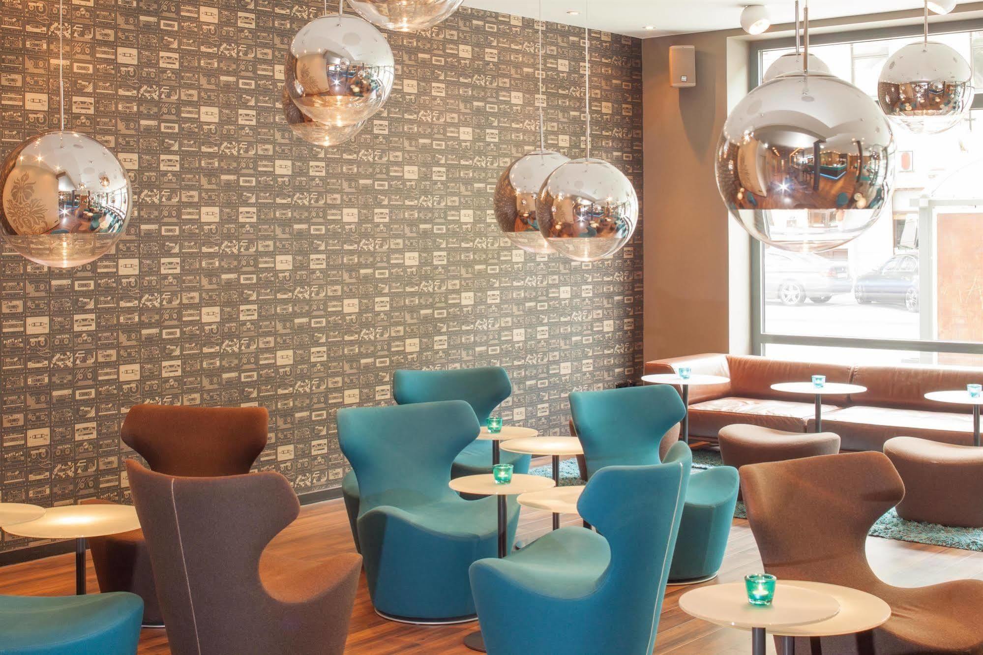 Motel One Frankfurt-Eastside Франкфурт-на-Майне Экстерьер фото